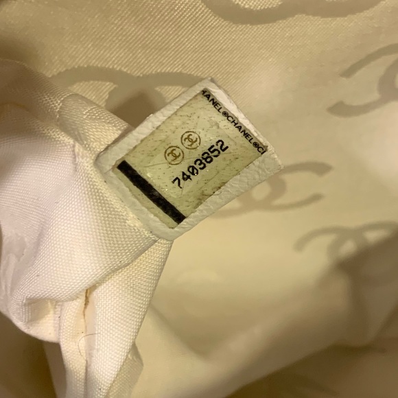 Authentic Chanel CC Caviar Leather - Picture 8 of 8